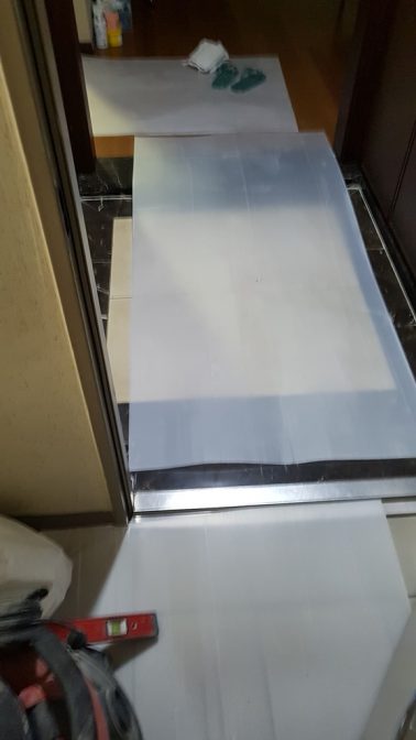 타일 하자보수 작업을위해 보양작업
