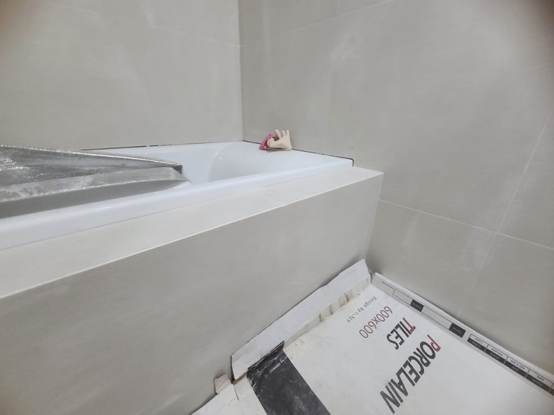 욕조 날개 타일시공