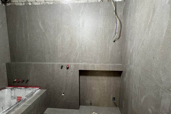 타일욕조, 매립수전과 졸리컷으로 감싼 젠다이가 작업된 욕실