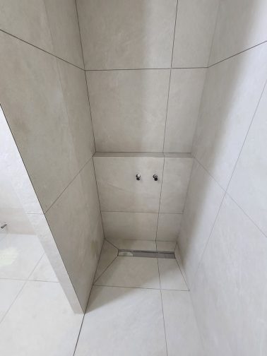 고객의 요구사항에 맞춘 샤워부스 타일시공