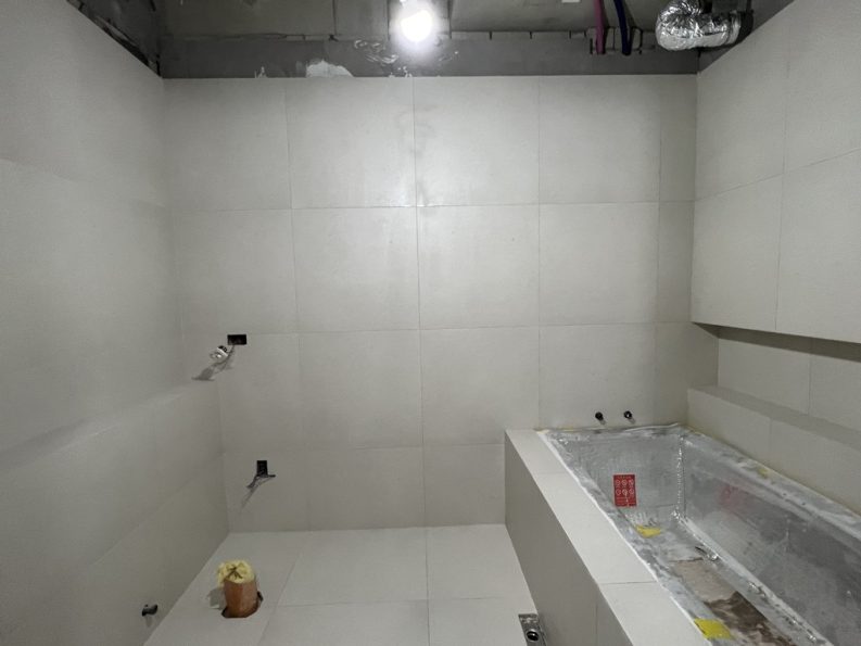 심곡동 힐스테이츠 아파트 공용욕실 리모델링 타일시공