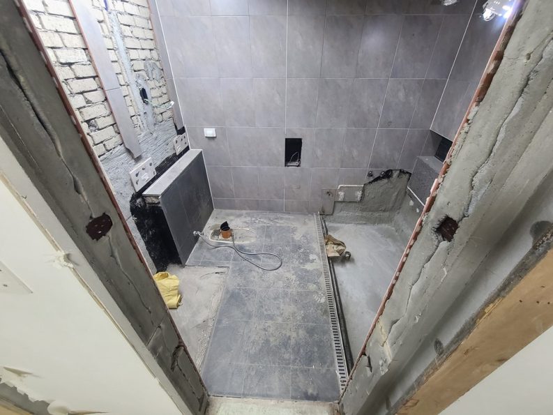철거된 욕실의 모습
