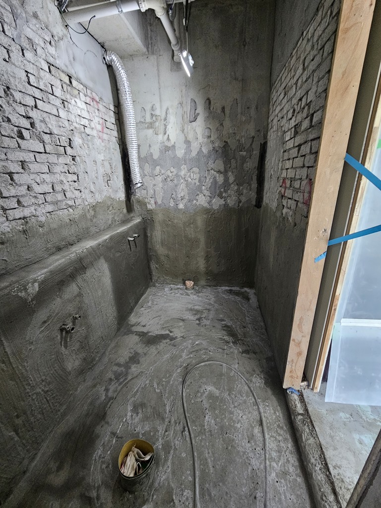 안방욕실 철거 후 1차 방수 상태